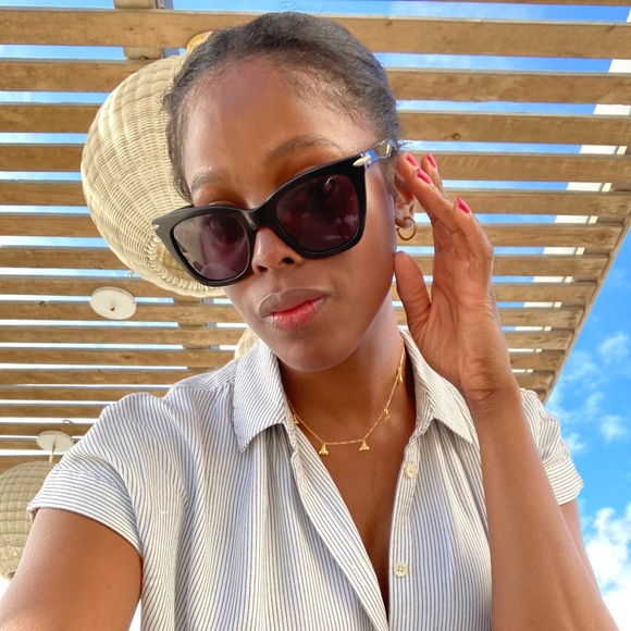 Meet your Posher, Felicia - Picture 1 of 1